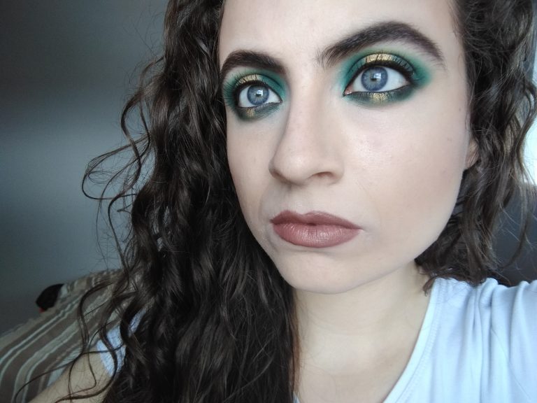 Dramatic Green and Gold Makeup Look | Fashion Advice