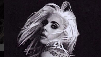 Lady Gaga choses naked fashion for new Instagram post